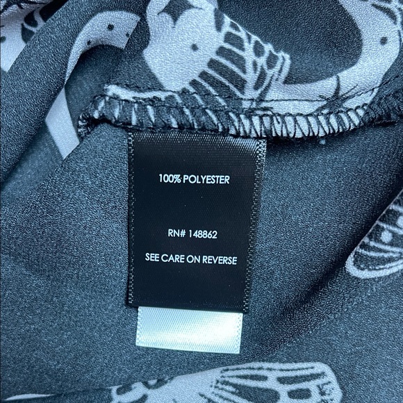 torrid Black Lace-Up V-Neck Celestial Print Blouse - Picture 9 of 10